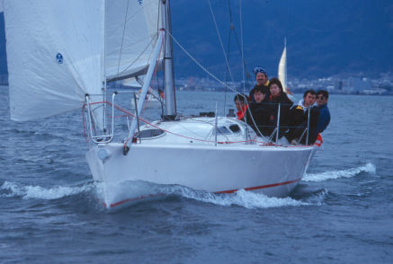 ���[�X�ΖʂɌ������v�����Z�X�A�X�J